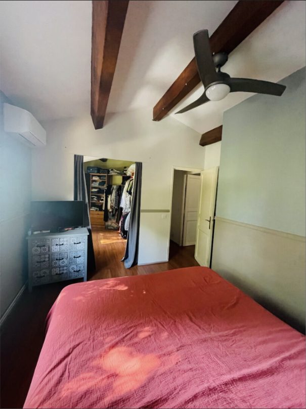 Chambre avec dressing attenant